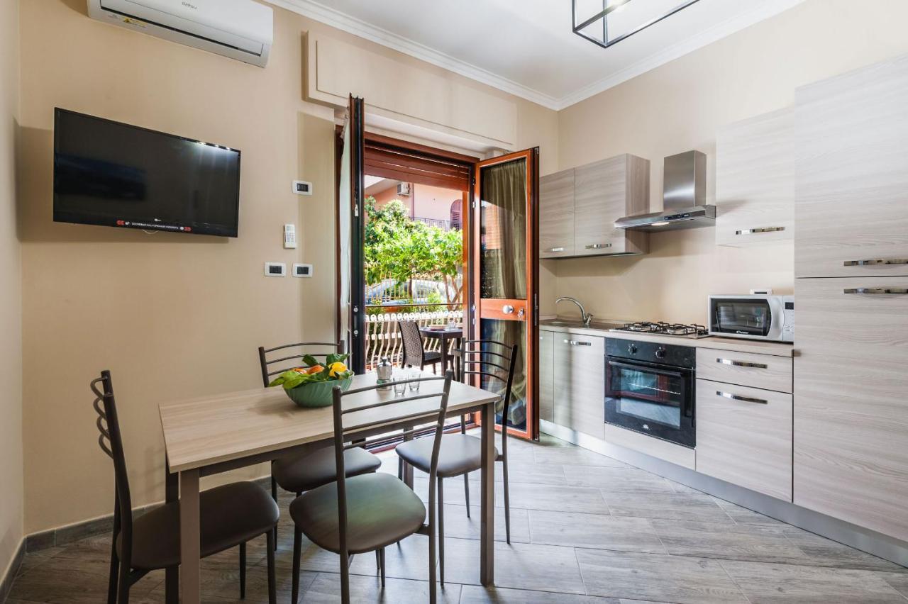 Lemon Tree Apartments By Wonderful Italy Giardini-Naxos Buitenkant foto