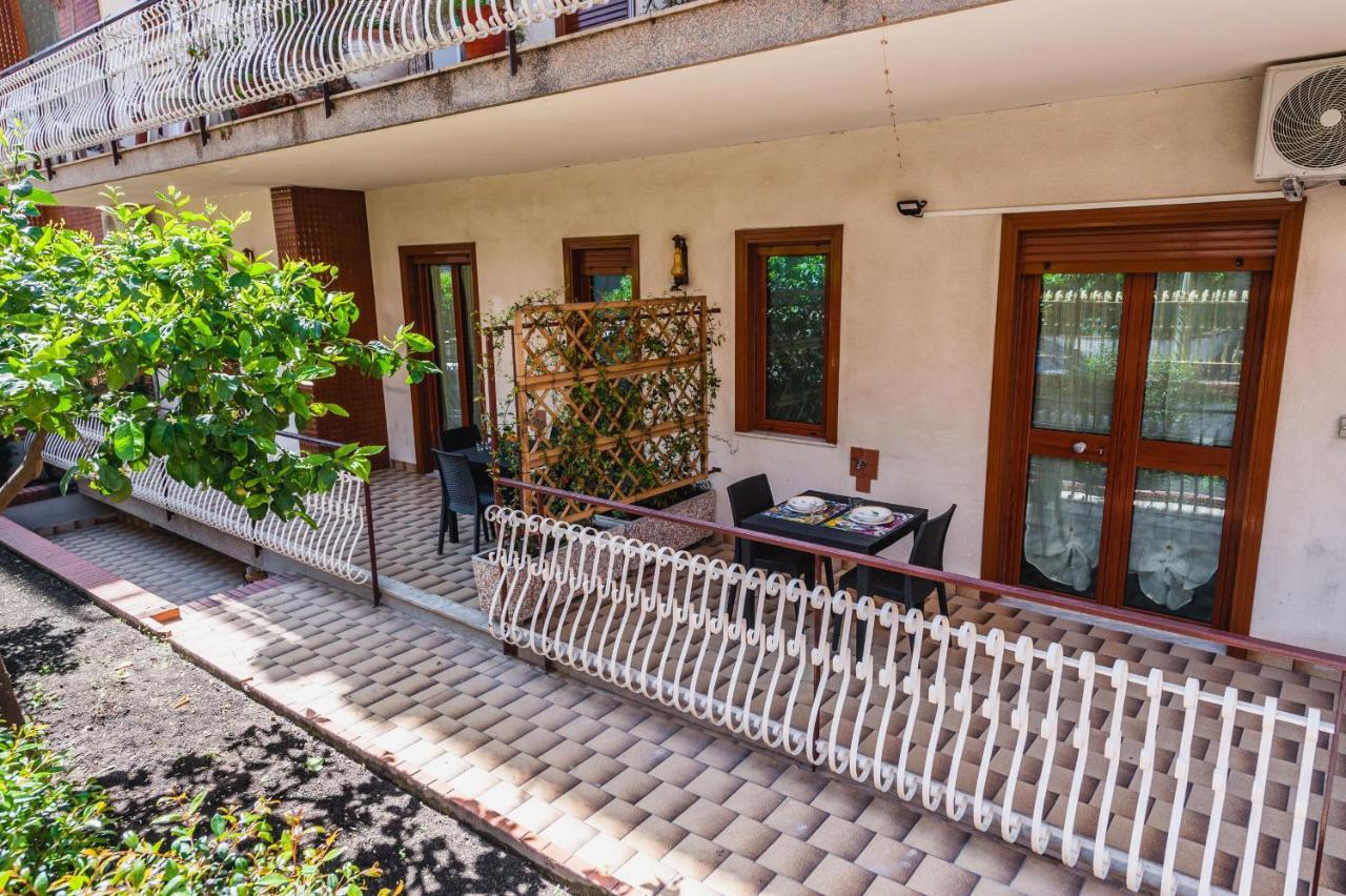 Lemon Tree Apartments By Wonderful Italy Giardini-Naxos Buitenkant foto